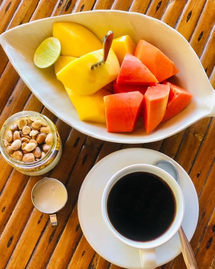 Bambu Huts Hotel Baan Tai Bagian luar foto
