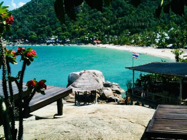 Bambu Huts Hotel Baan Tai Bagian luar foto