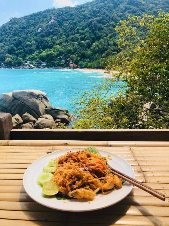 Bambu Huts Hotel Baan Tai Bagian luar foto