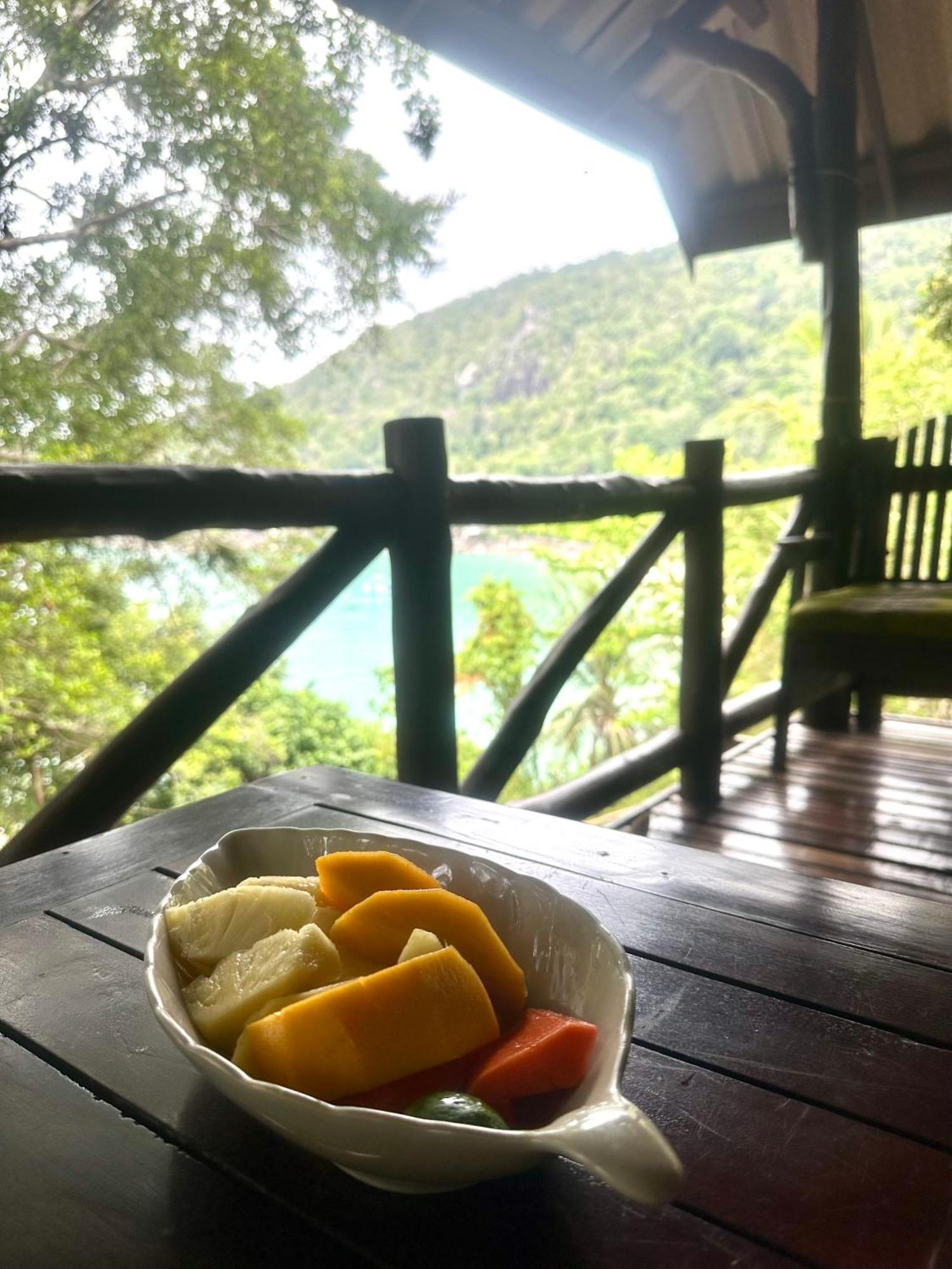 Bambu Huts Hotel Baan Tai Bagian luar foto